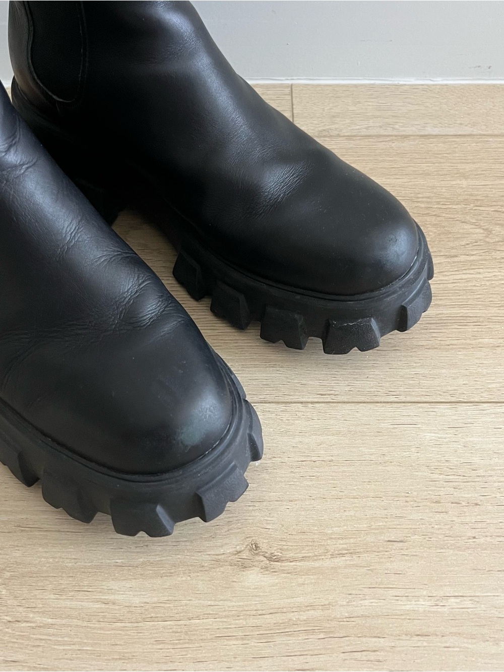 Tony Bianco Chunky Black Ankle Chelsea Boots - Picture 4 of 5